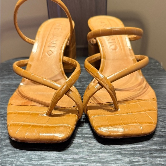 ANTONIO MELANI Croc-Embossed Tan Heels - Picture 5 of 11
